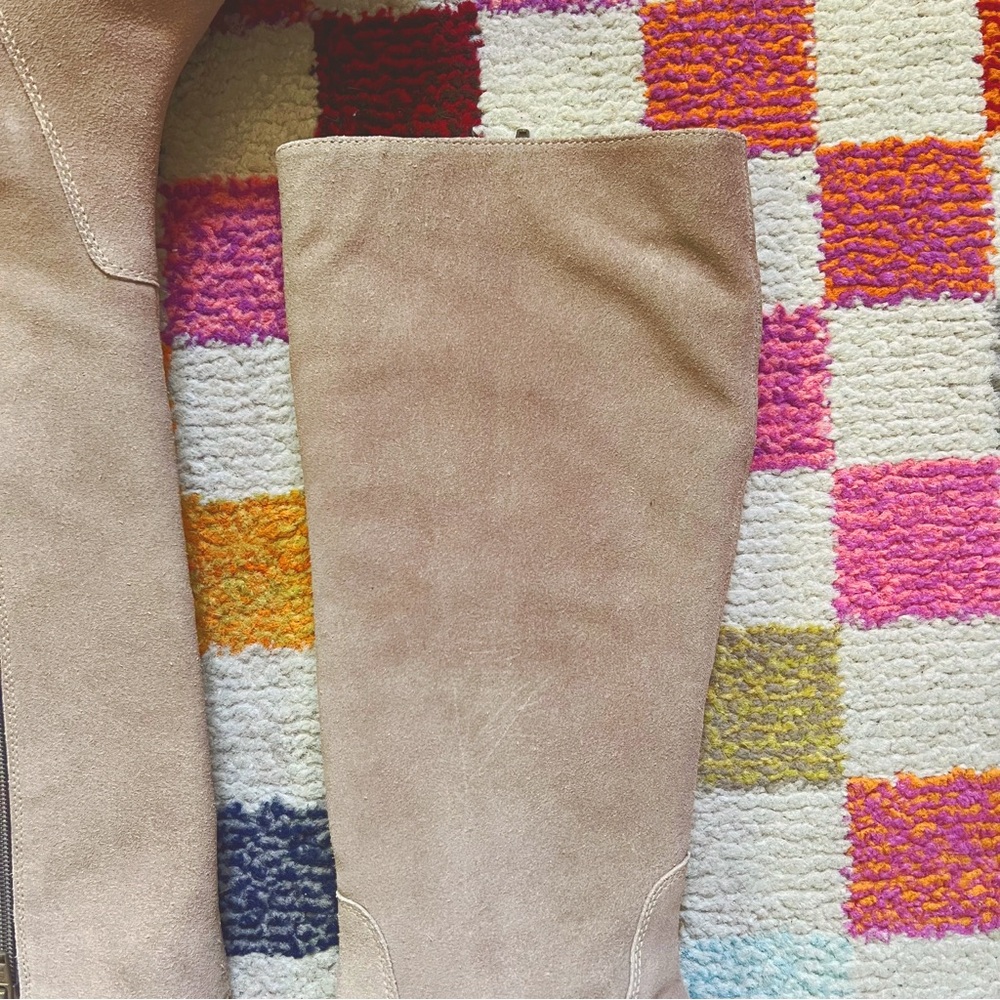 Seychelles Element Knee High Tall Boot, Genuine Suede Leather in Taupe size 6 - Picture 4 of 12